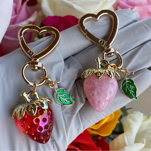 NWT Pink Strawberry Keychain with Gold Heart Clip - Picture 2 of 2